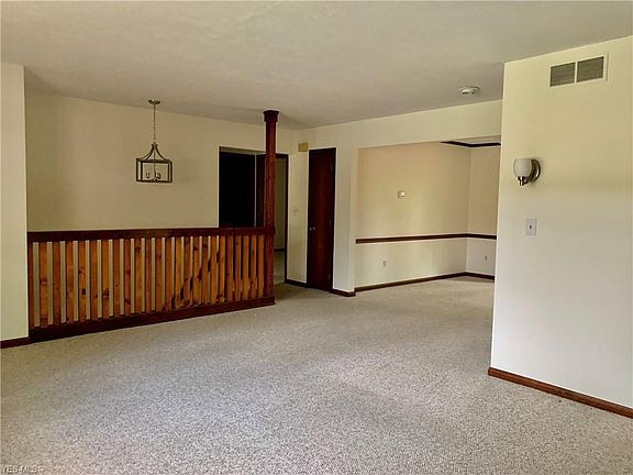 5th image of 1490 Gangl Dr