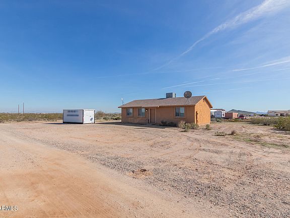 3rd image of 36411 W VICTORY Street