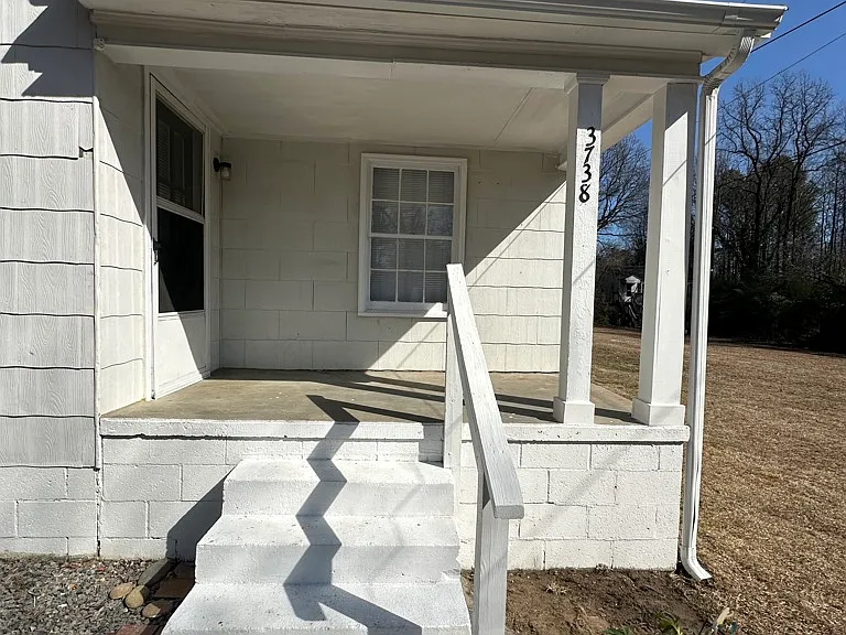 3738 Beatties Ford Rd — Photo 8