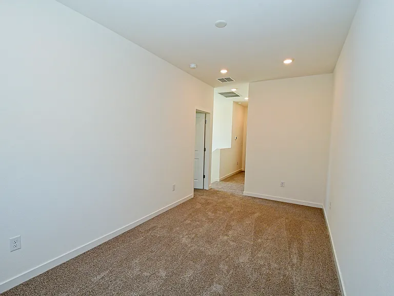 1018 Middle Gate Rd — Photo 8