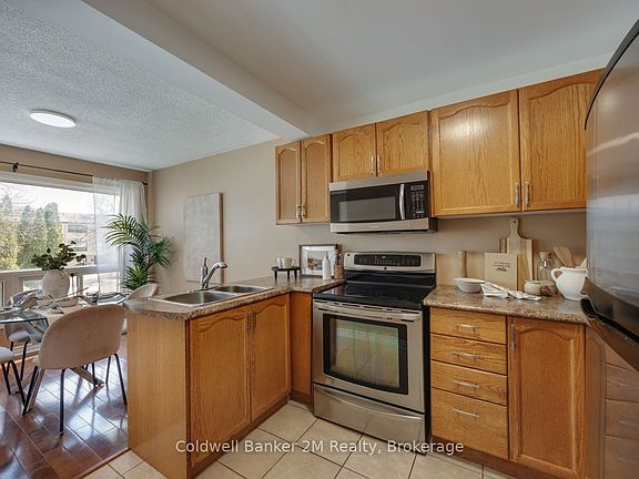 5th image of 72 Parklane Cir