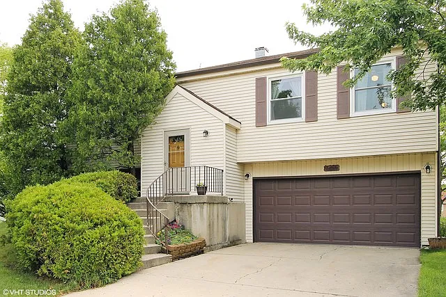 1213 Dogwood Ln photo 1