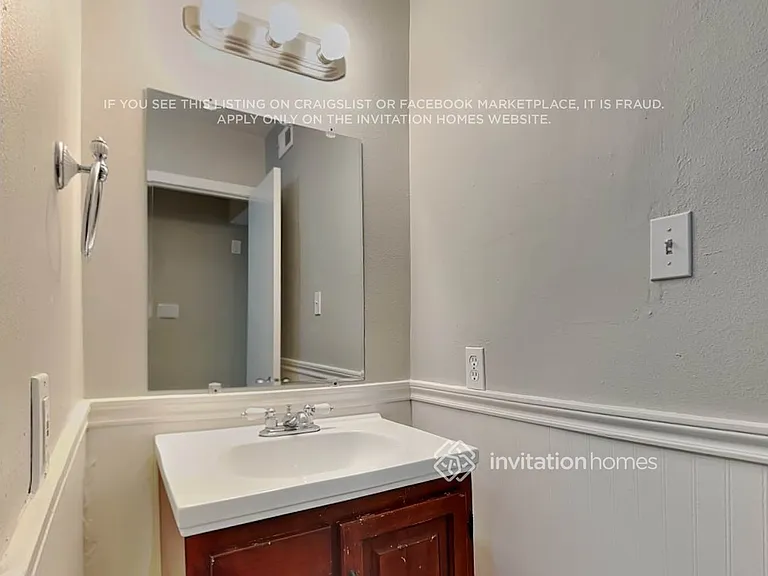 3913 Windflower Ln — Photo 16