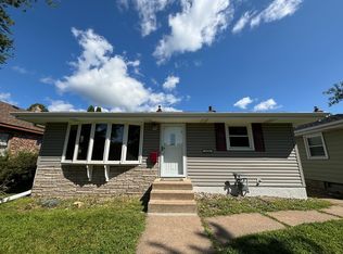 1233 Cook Ave E, Saint Paul, MN 55106