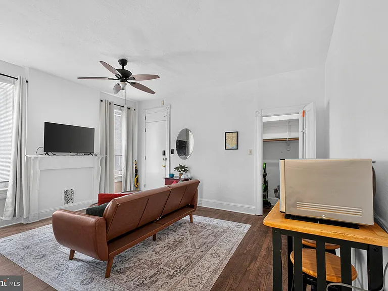 510 E 41st St #3 — Photo 12