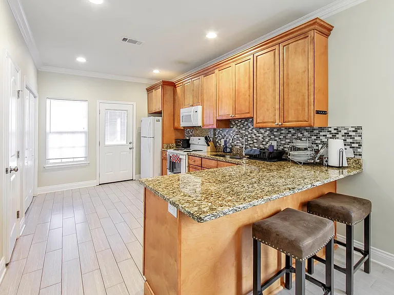 151 Dixie Ave — Photo 16