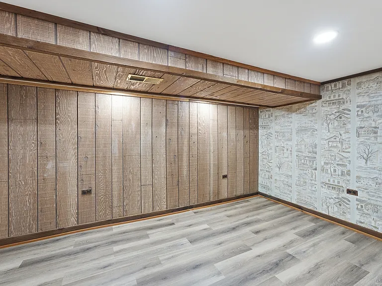 5906 Capulina Ave — Photo 27