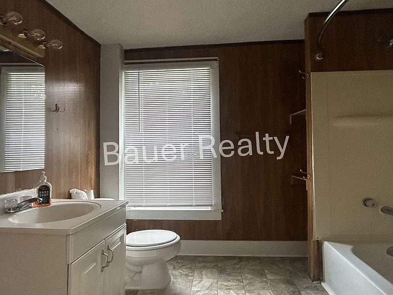229 Ohio St — Photo 15
