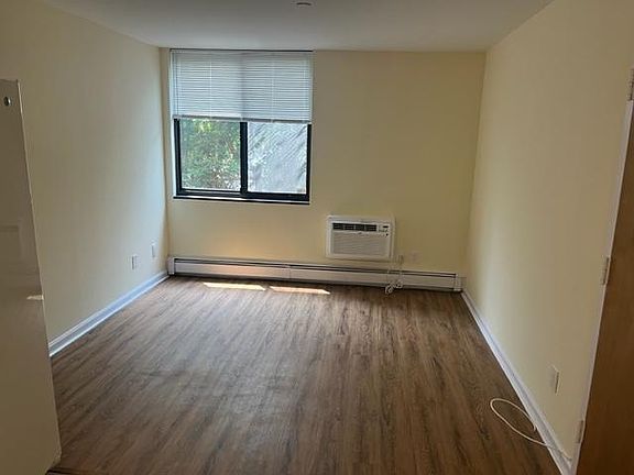 4th image of 14 Ross St #2