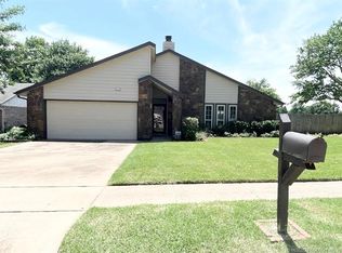 1117 W Vicksburg Pl, Broken Arrow, OK 74011