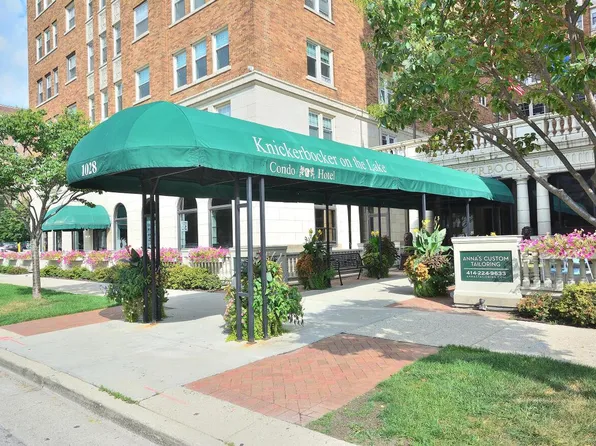 1028 E Juneau AVENUE #412, Milwaukee, WI 53202