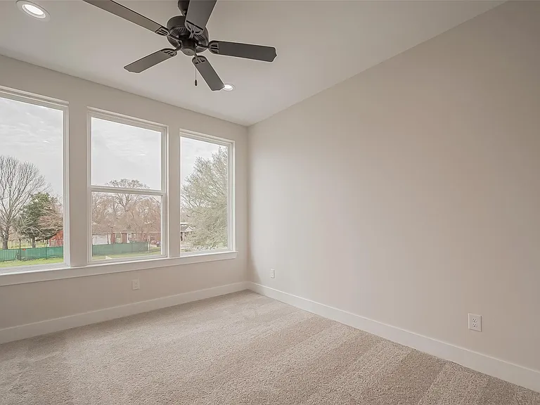 918 Saint Clair St #B — Photo 25