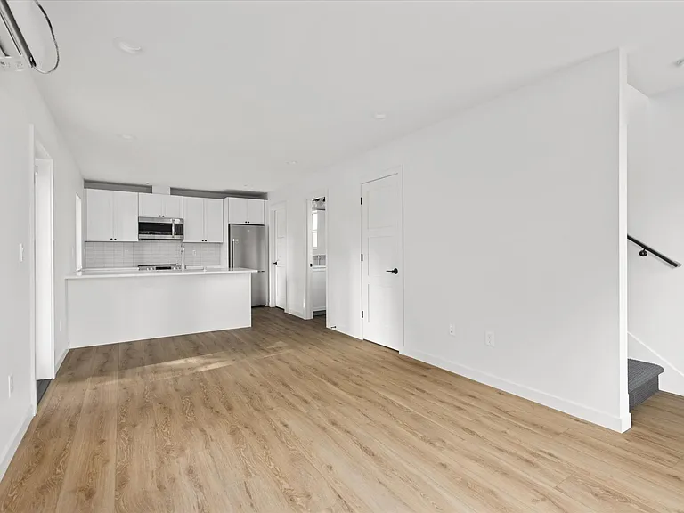 12334C 38th Ave NE — Photo 5