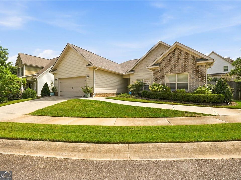 1st image of 368 Carillon Ln