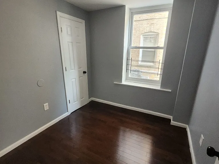 275 S 7th St #B — Photo 4