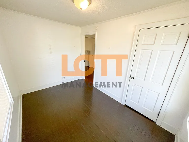 4 Pelzer St — Photo 13