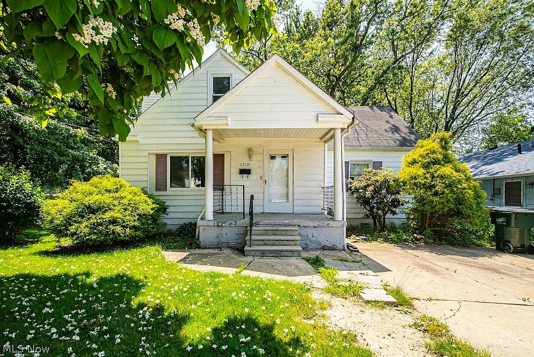 1710 E 296th St, Wickliffe, OH 44092 | Zillow