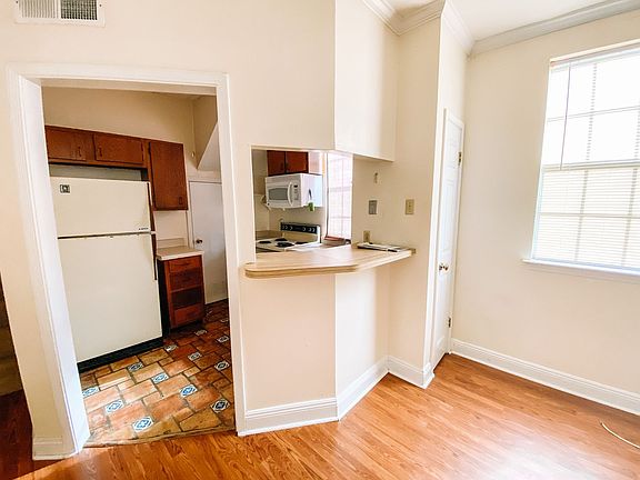 4th image of 4600 Laurel St APT 6