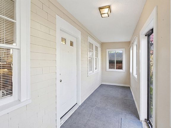 4th image of 30 Manatee Rd