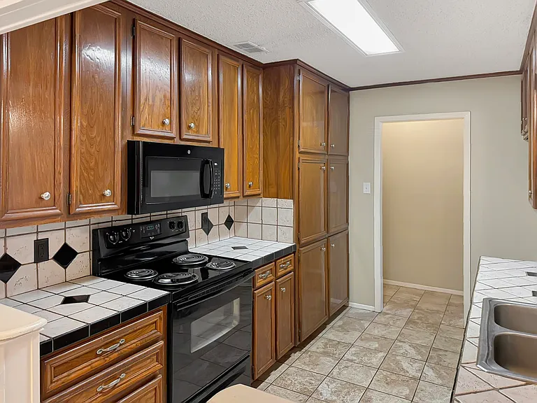 1524 Timber Creek Dr — Photo 6