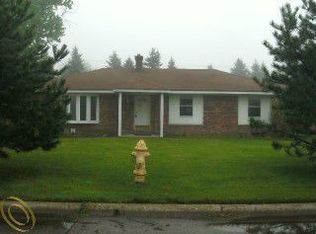 25167 Saint Christopher St, Harrison Township, MI 48045