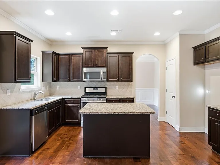 1268 Mitford Ln — Photo 13