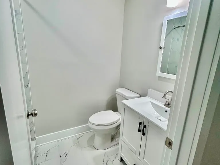201 Hollywood Dr — Photo 12