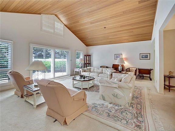 3rd image of 100 Chinaberry Ln #17