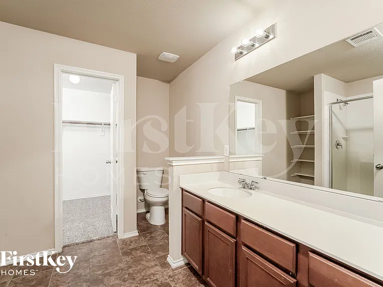 1800 Arbordale Way — Photo 11