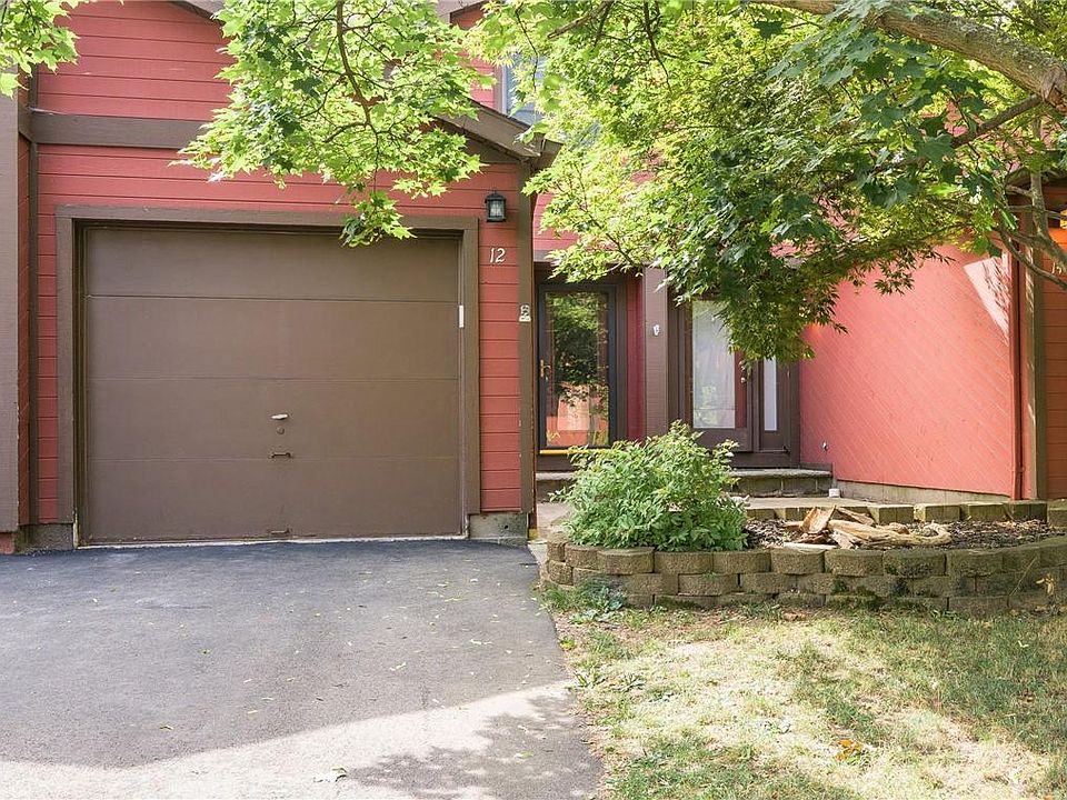 1st image of 12 Broxbourne Dr