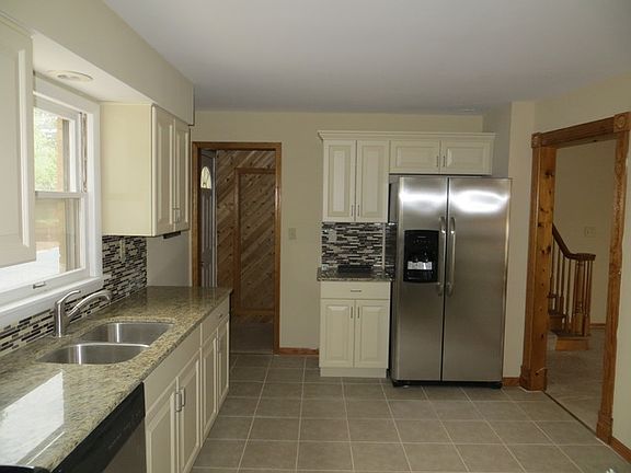 4th image of 29 W Sauk Trl