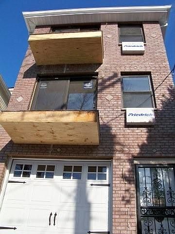 2nd image of 3938 Seton Ave