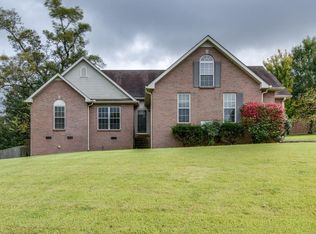 111 E Braxton Ln, Hendersonville, TN 37075