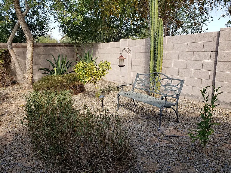 208 E Caribbean Dr — Photo 25