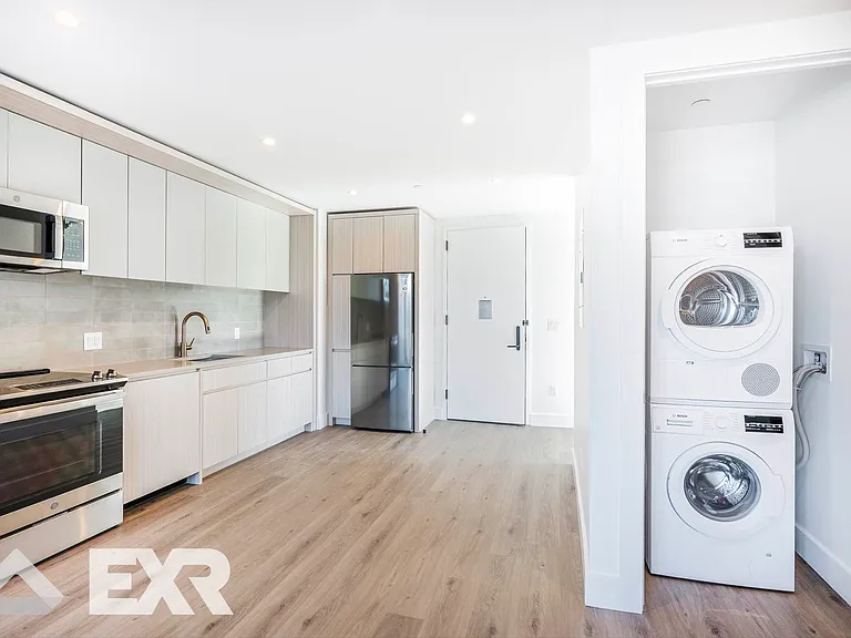 210 Clarkson Ave #427 — Photo 9