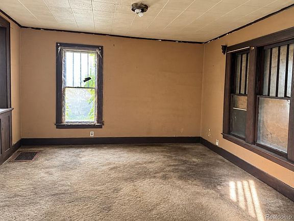 2nd image of 1534 Bennett Ave
