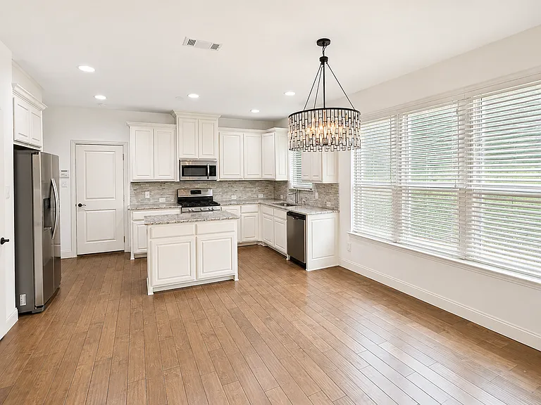 3029 Decker Dr — Photo 6