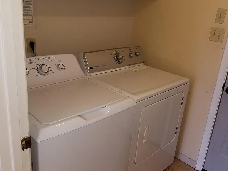 518 Walnut St — Photo 17