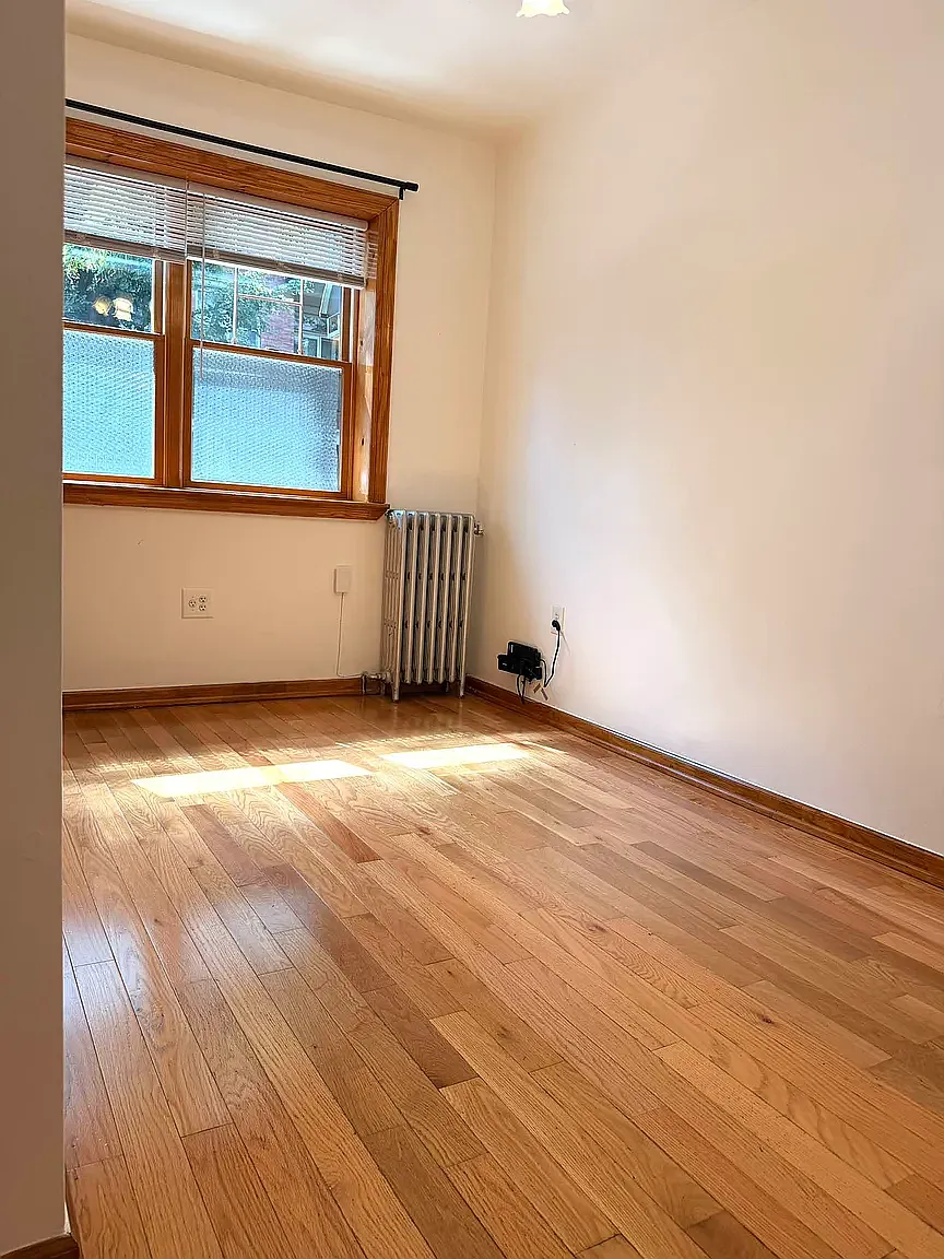 187 Green Street — Photo 4
