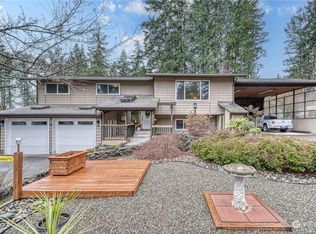 41 NE Rainier Pl N, Belfair, WA 98528