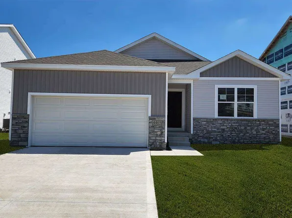 608 E Bear Dr, Tiffin, IA 52340