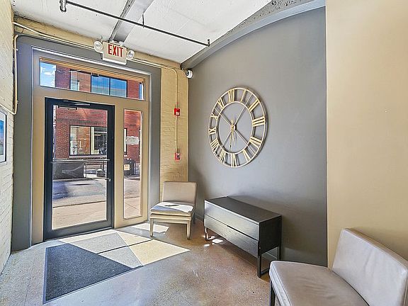 4th image of 335 W 5th St Unit 304