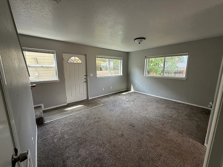 5623 SE 84th Ave #3 — Photo 6