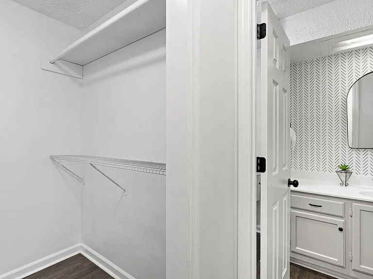 304 Deerpoint Dr — Photo 5