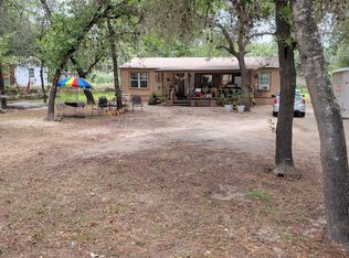 4007 New Mathis Rd, Elmendorf, TX 78112