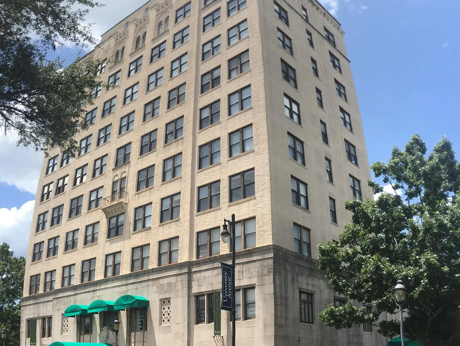 408 W University Ave — Photo 1