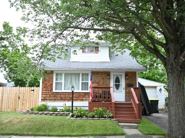 37 Rochelle Rd, Binghamton, NY 13901