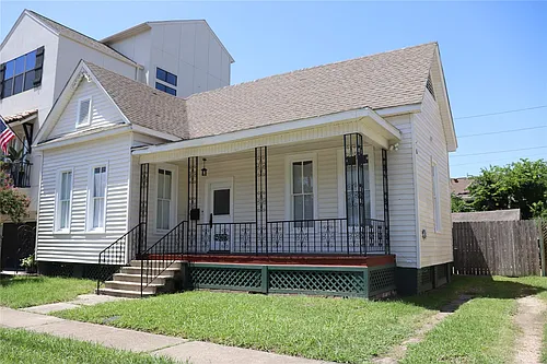 2008 Crockett St Photo 1