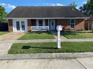 2413 Saint Matthew Cir, Violet, LA 70092