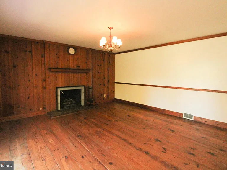 11 Hickory Ln — Photo 25